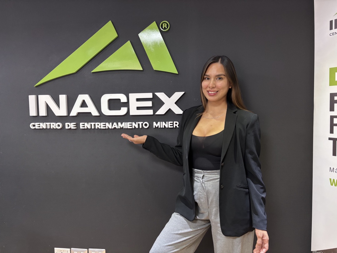 Melani - Ejecutiva Comercial INACEX